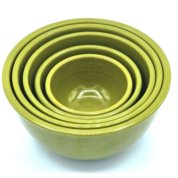 Melamine Vintage Avocado Green Nesting Measuring Bowls Set of 5 circa 1950s - Picture 1 of 4